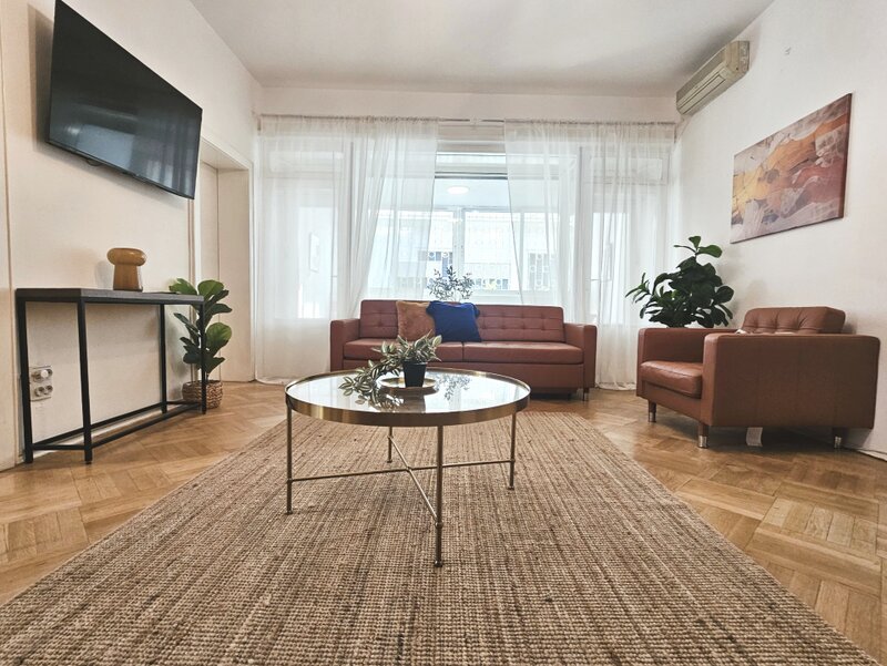 Capitale Inchiriere apartament 4 camere Strada Atena