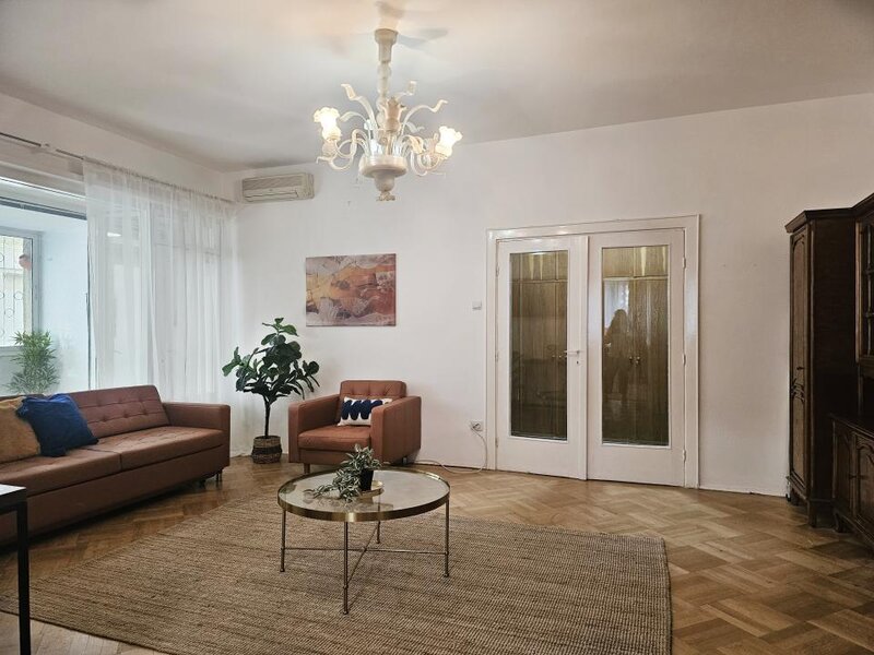 Capitale Inchiriere apartament 4 camere Strada Atena
